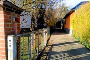 Im Bieterverfahren! Haus mit Terrasse+ Einzelgarage+ DG-Reserve – Die vollständige Adresse der Immobilie erhältst du vom Anbieter., 12107 Mariendorf, Berlin – Vorschaubild 2