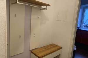 Kleine möblierte 2 Zimmerwohnung, Küche, Bad