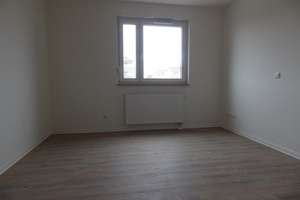 3 Zimmer mit Wannenbad, Abstellkammer und Einbauküche – Rönsahler Str. 16, 14476 Fahrland, Potsdam – Vorschaubild 5