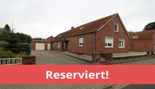 Bild von Reserviert! - Zweifamilienhaus mit großem Grundstück, fußläufig zum Badesee + abtrennbarer Bauplatz