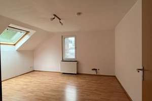 Mietreduzierung - bezugsfreie 3,5 Zimmer im Dachgeschoss – Friedrich-Ebert-Straße 162, 42117 Elberfeld West, Wuppertal – Vorschaubild 2