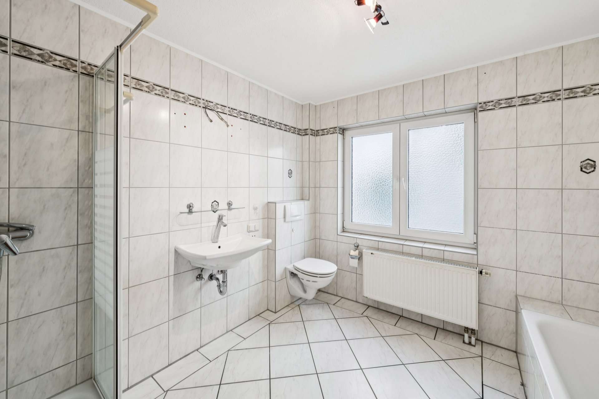 Immobilie in Gründau - Einfamilienhaus mit Anbau im schönen Hain-Gründau - Bild 3