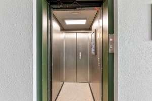 Viel Raum, Grünblick und Gestaltungspotenzial  4-Zimmer-Wohnung im Sonnenhof mit Balkon und Garage – Die vollständige Adresse der Immobilie erhältst du vom Anbieter., 75180 Sonnenberg, Pforzheim – Vorschaubild 6