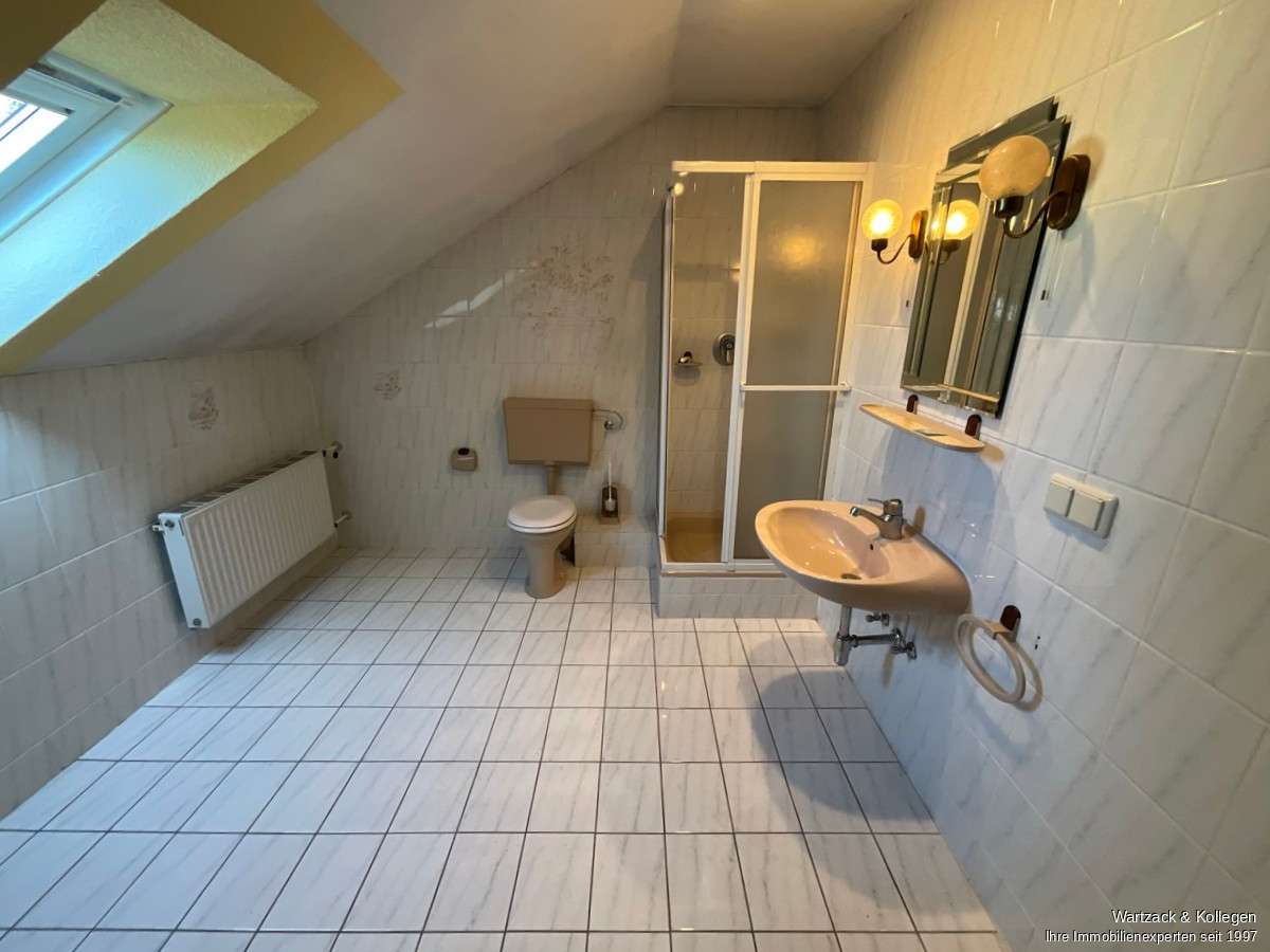 Immobilie in Postbauer-Heng - Familienschatz!
Ein- bis Zweifamilienhaus 
in Postbauer-Heng (Kemnath) - Bild 6