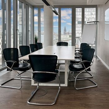 Privater Büroraum für 4 Person in Signature Kranhaus Süd