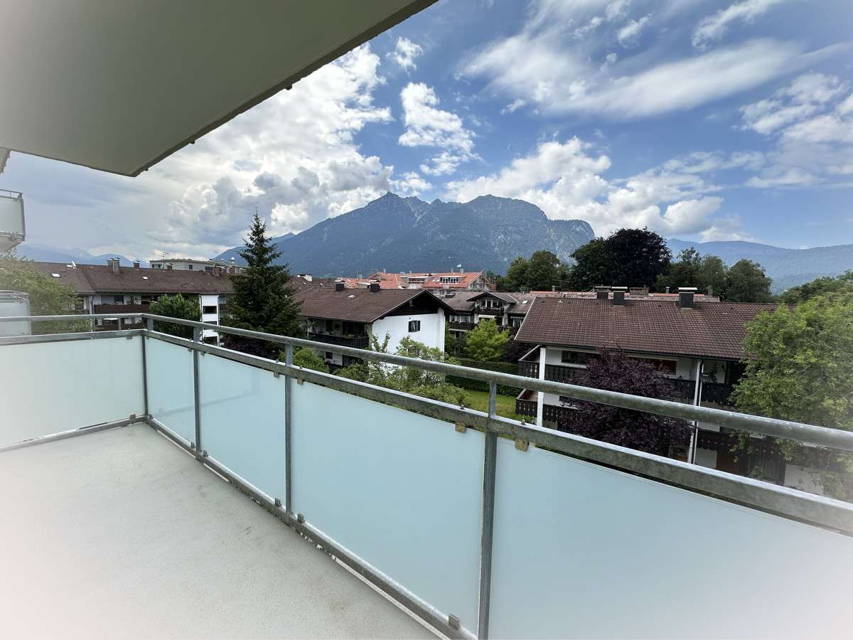 Immobilie in Garmisch-Partenkirchen - Zentrale kleine Wohnung mit Bergblick – Perfekt für Investoren oder spätere Eigennutzer - Bild 0
