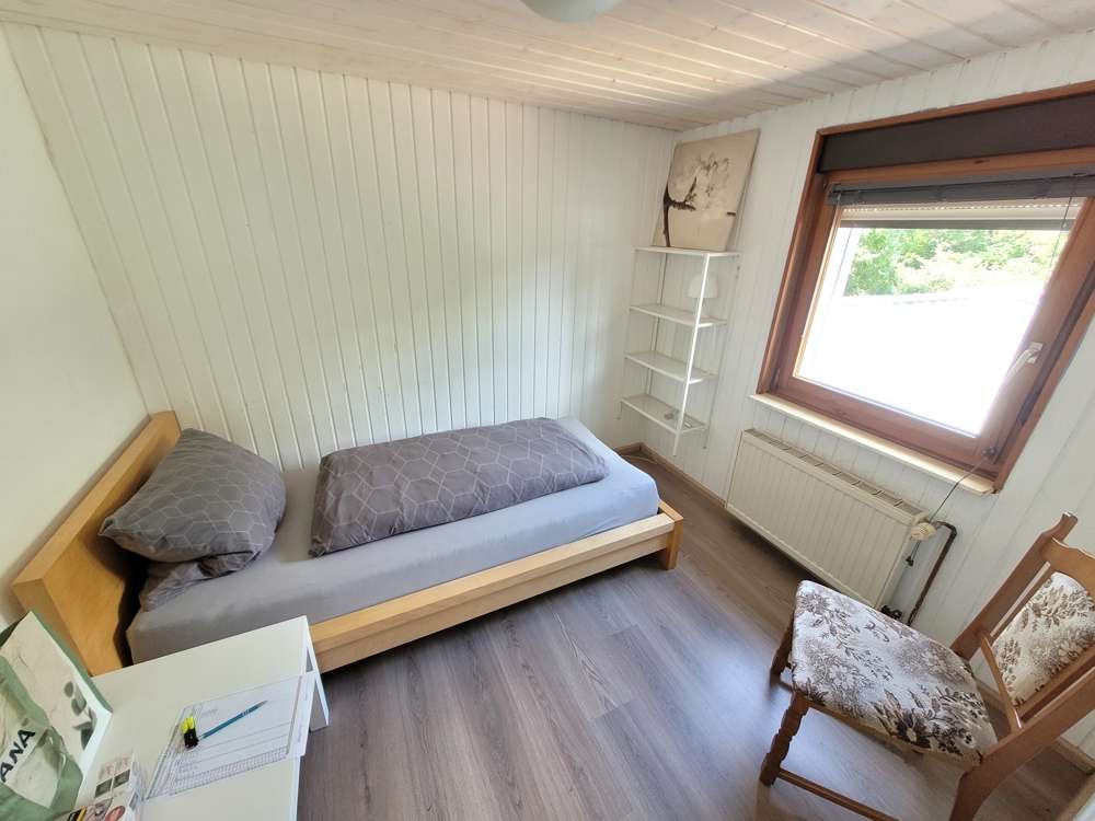 Immobilie in Netphen - Platz für die ganze Familie mit 2 Wohneinheiten auf über 200qm Wohnfläche  in Netphen! - Bild 6