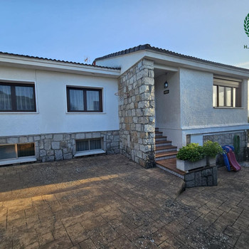 Freistehende Villa mit 1.000 m2 Grundstück und privatem Pool. EL MOLAR