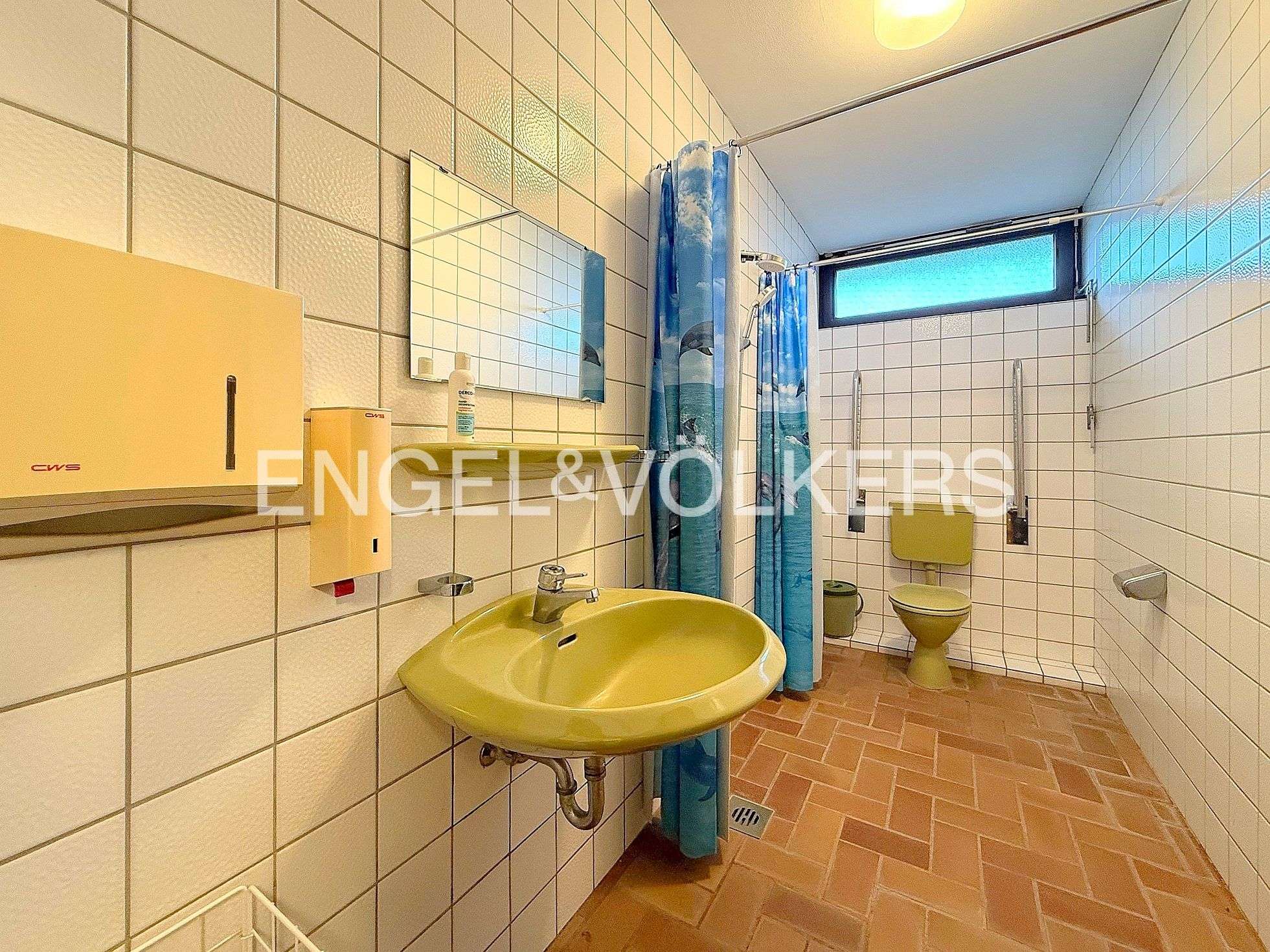 Immobilie in Schortens - Großzügiges Wandlungswunder: Ehemaliges Gemeindehaus mit 330 m² Fläche und Baugrund-Option - Bild 0