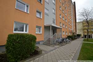 Feldmoching-Hasenbergl/ 3 Zi Whg/ 8.OG/DG /Loggia/ vermietet/ U-Bahn und Seenähe – Die vollständige Adresse der Immobilie erhältst du vom Anbieter., 80935 Lerchenau-Ost, München – Vorschaubild 4