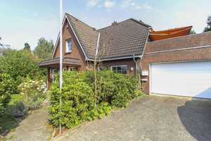 Zuhause mit Garten, 2 Garagen und 2 Freistellplätzen in naturnaher Lage – Steinburg (Kreis) – Vorschaubild 1