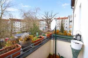 Mittelfristige Selbstnutzung möglich: 3,5 Zimmer ETW mit Balkon und Loggia in gefragter Lage