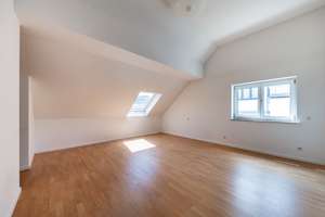 Kriftel: 195 m² Maisonette mit Galerie, großer Terrasse und Weitblick – Die vollständige Adresse der Immobilie erhältst du vom Anbieter., 65830 Kriftel – Vorschaubild 12