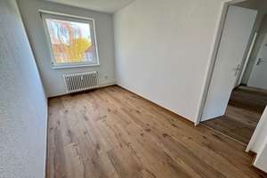 Einziehen & wohlfühlen: Frisch renovierte 3-Zimmer-Wohnung mit Balkon in Gebhardshagen – Legdenwiese 1, 38229 Gebhardshagen, Salzgitter – Vorschaubild 4
