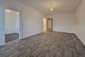 Noch im Feinschliff – bald zum Wohlfühlen bereit - Deine neue 2-Zimmer-Wohnung! – Helbigsdorfer Weg 8, 1169 Gorbitz-Ost, Dresden – Vorschaubild 4