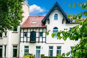Im Staden: Ein  exklusives Stadthaus  mit 110 qm an gepflegter Privatstrasse