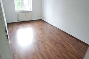 Eutritzsch - schöne Singlewohnung mit Tageslichtbad und schickem Fussboden in verkehrsgünstiger Lage – Delitzscher Straße 142, 4129 Eutritzsch, Leipzig – Vorschaubild 4