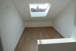 GROSSzügige, MODERNE DHH in RUHIGER und SONNIGER LAGE! IDEAL für Familien! SCHÖNER Garten! – Schwaigweg 24, 86928 Hofstetten – Vorschaubild 24