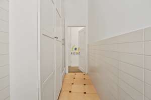 Charmanter Altbau mit Charakter: 3-Zimmer-Wohnung mit Fischgrätenparkett im 1. OG nahe Ku'damm. – Die vollständige Adresse der Immobilie erhältst du vom Anbieter., 10707 Wilmersdorf, Berlin – Vorschaubild 28