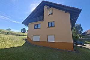 Wohnhaus mit drei Wohnungen und Garagen in Schopfheim-Gersbach – Die vollständige Adresse der Immobilie erhältst du vom Anbieter., 79650 Schopfheim – Vorschaubild 3