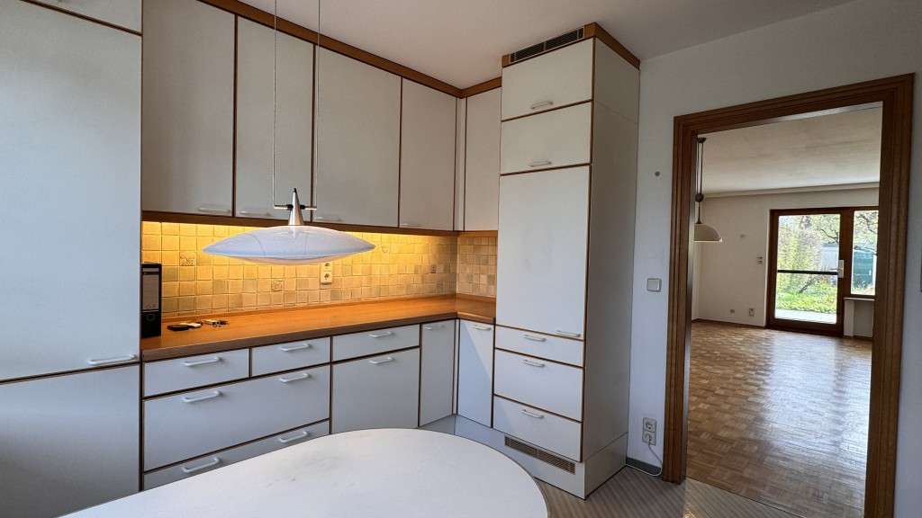 Immobilie in Aschheim - Geräumiges Reihenmittelhaus mit 6 Zimmern, 2 Bäder in ruhiger Lage / Aschheim - Bild 4