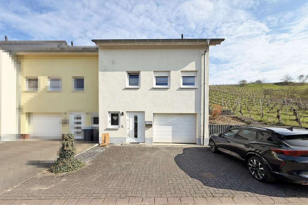 Immobilie in Wiltingen - Wiltingen: Modernes Reihenendhaus, ideal für Familien, mit Garage, großer Terrasse und Hanggarten - Bild 3