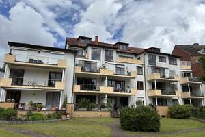 Lichtdurchflutete Maisonette Wohnung mit Dachterrasse in Alsternähe
