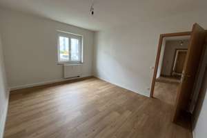 Stuttgart-Untertürkheim - 4-Zimmer-Wohnung mit Balkon – Mäulenstr. 13, 70327 Untertürkheim (Ortsteil), Stuttgart – Vorschaubild 9