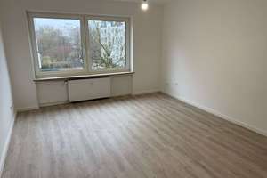Sonnige, helle, frisch renovierte 2-Zi-Whg mit Blick ins Grüne  in Schwabing-Milbertshofen – Die vollständige Adresse der Immobilie erhältst du vom Anbieter., 80807 Milbertshofen, München – Vorschaubild 5
