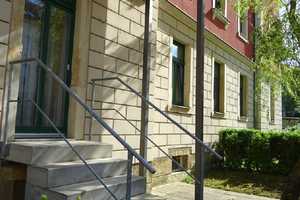 ...mit Terrasse & Tageslichtbad // 2-Zi.-Wohnung in Torna // frei ab 10/25 – Tornaer Straße 49, 1239 Dresden – Vorschaubild 1