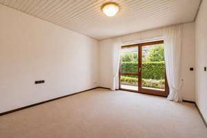 BRUMANI | Großzügiges Einfamilienhaus mit großem Garten, Sauna und ELW in Teningen – Die vollständige Adresse der Immobilie erhältst du vom Anbieter., 79331 Teningen – Vorschaubild 16