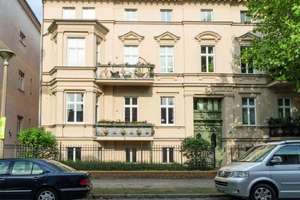 Stilvolle 3-Zimmer-Wohnung im Gründerzeithaus/Stylish and Spacious Apartment in a Historic Building