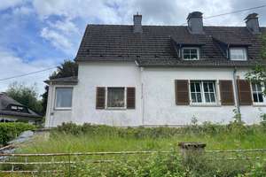 Doppelhaus mit schönem Grundstück in gefragter Wohnlage