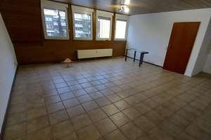 Helles Appartment, ca. 43m², große Fensterfront, 1.OG