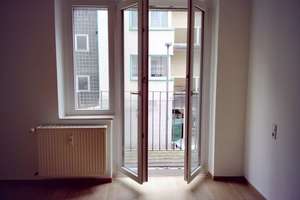 KR, Nähe Ostwall: geräumige 3-Zimmerwohnung, 1.OG, 4 kleine Balkone ! – Die vollständige Adresse der Immobilie erhältst du vom Anbieter., 47799 Cracau, Krefeld – Vorschaubild 4