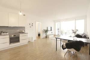 Großzügige, neue, helle 5 Zi.-Whg. mit zwei Balkonterrassen, Spreeblick in ruhiger Lage Berlin-Mitte