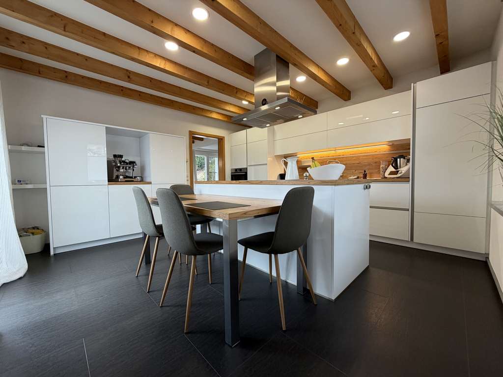 Immobilie in Straßberg - Einziehen & genießen: Energieeffizientes Traumhaus mit Gartenidylle und Einliegerwohnung - Bild 2