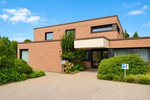 Modernisierte 3-Zimmer-Wohnung mit außergewöhnlichem Platzangebot