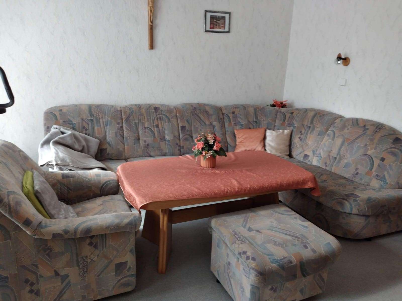 Immobilie in Denkingen - Viel Platz in ruhiger Lage - EFH mit 8 Zimmer, Garten und Garagen - Bild 1