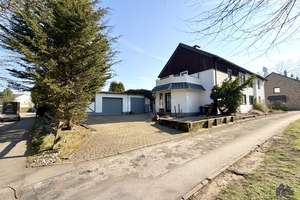 Ein Zuhause, viele Möglichkeiten – großzügiges Wohnhaus mit flexibler Aufteilung, Garten und Garage