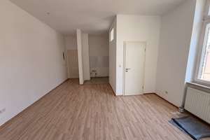Schnuckelige 2 ZKB-Wohnung im Hinterhaus mit Gemeinschaftsinnenhof – Steingasse 28, 65183 Mitte, Wiesbaden – Vorschaubild 2