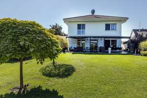 Ruhiges Familienidyll am Ortsrand - modernes KfW-55-Haus mit großem Grundstück – Die vollständige Adresse der Immobilie erhältst du vom Anbieter., 78259 Mühlhausen-Ehingen – Vorschaubild 1