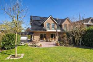 !!!NUR NOCH WARTELISTE!!! Neuwertige Doppelhaushälfte in Bestlage von Duvenstedt – Die vollständige Adresse der Immobilie erhältst du vom Anbieter., 22397 Duvenstedt, Hamburg – Vorschaubild 1