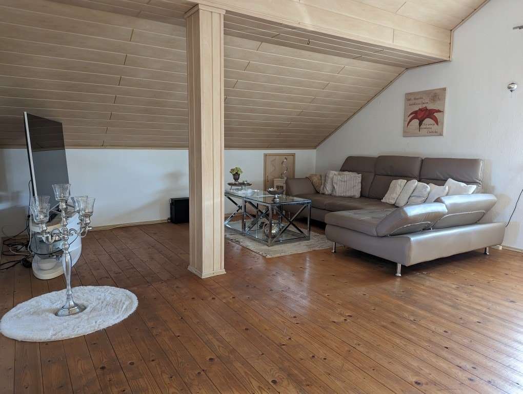 Immobilie in Petershagen - Mehrgenerationenhaus mit großer PV-Anlage - Bild 1