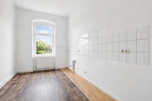 Bezugsfreie 4-Zimmer Wohnung / Altbau / Balkon / 1. OG – Große Seestraße 18, 13086 Weißensee, Berlin – Vorschaubild 3