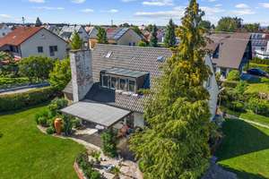 Sommer am Pool, Winter am Kamin und ein Gartenparadies für die ganze Familie. – Die vollständige Adresse der Immobilie erhältst du vom Anbieter., 89331 Burgau – Vorschaubild 49