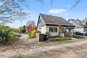 Einfamilienhaus in ruhiger Stadtrandlage in Kiel Suchsdorf – Die vollständige Adresse der Immobilie erhältst du vom Anbieter., 24107 Suchsdorf, Kiel – Vorschaubild 2