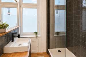 Altbau-Liebe in Hoheluft-Ost: Stilvolle 4-Zimmer-Jugendstilwohnung mit zwei Balkonen – Die vollständige Adresse der Immobilie erhältst du vom Anbieter., 20251 Hoheluft-Ost, Hamburg – Vorschaubild 9