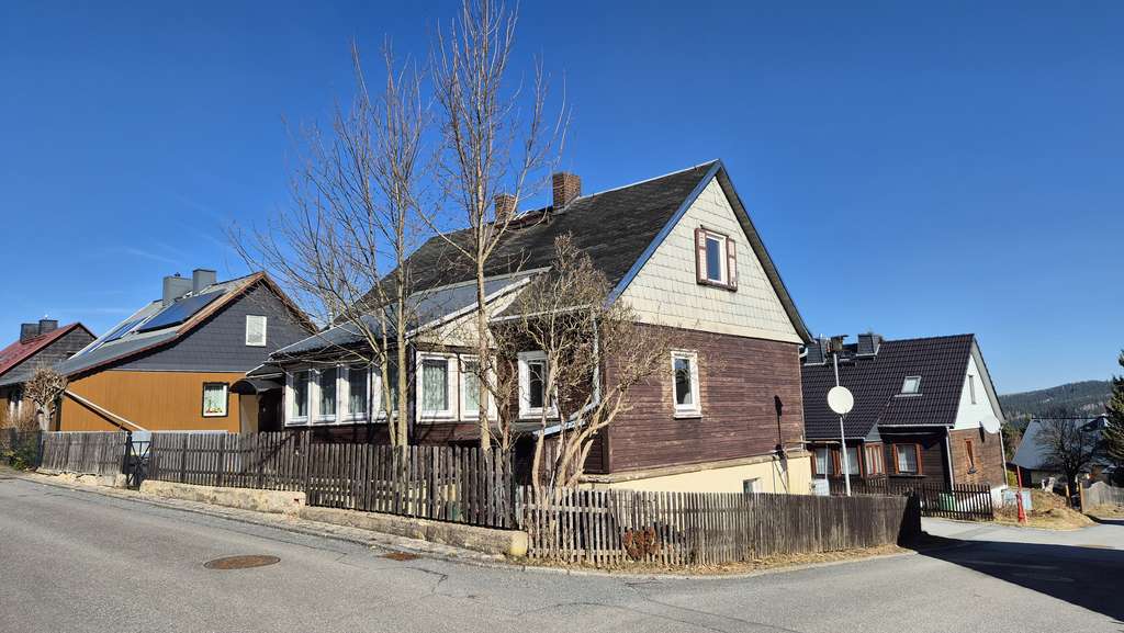 Immobilie in Johanngeorgenstadt - Toll geschnittenes Einfamilienhaus (124 m²) mit Garage in ruhiger Lage in Johanngeorgenstadt - Bild 0