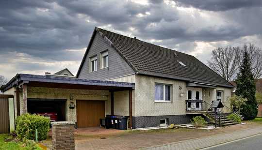 Bild von Provisionsfrei: Einfamilienhaus mit viel Platz für die Familie und Schwimmbad plus Solaranlage